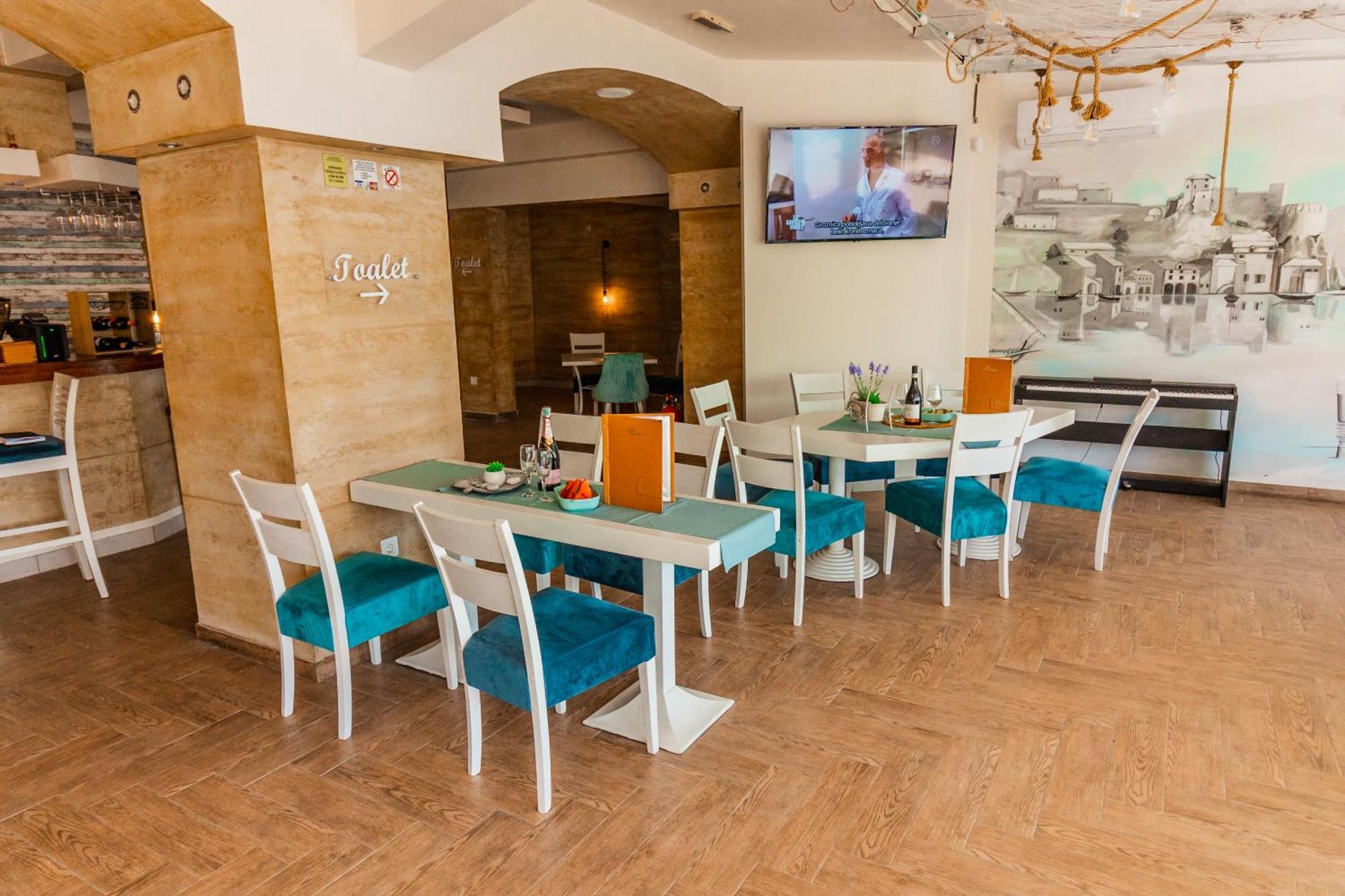 Hotel Vila Hedonija Herceg Novi Esterno foto