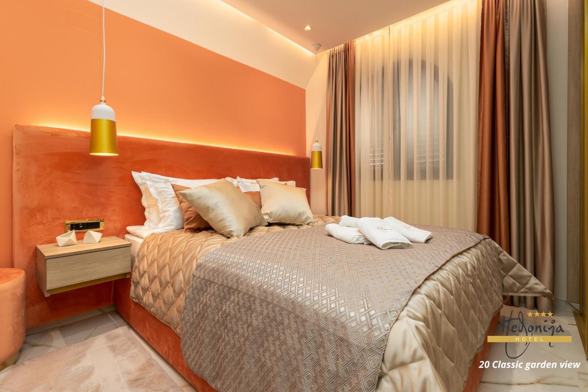 Hotel Vila Hedonija Herceg Novi Esterno foto
