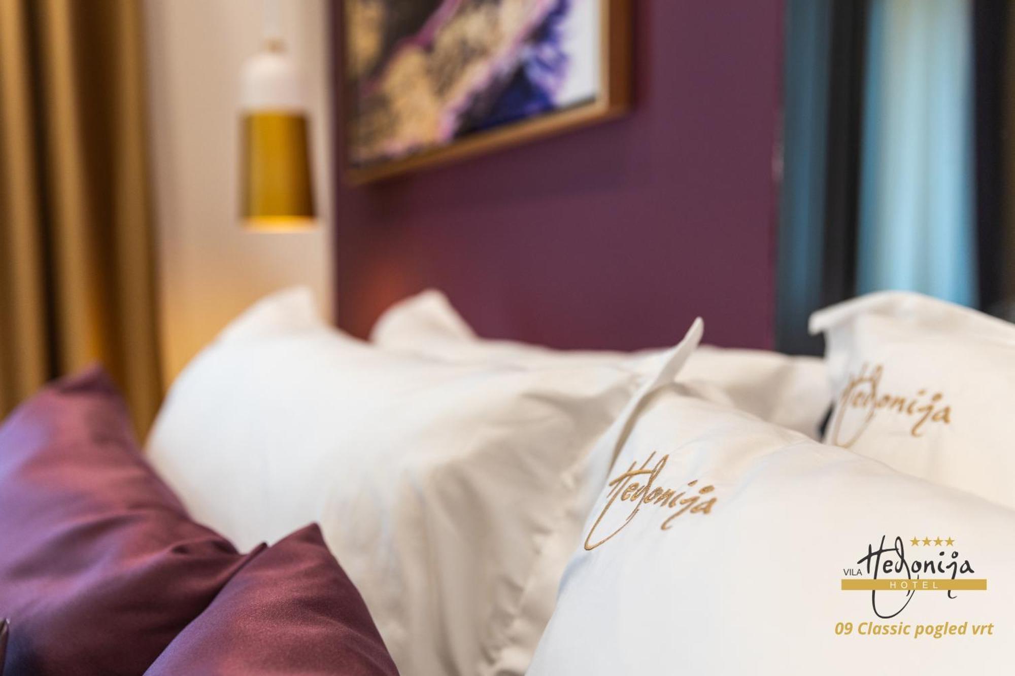 Hotel Vila Hedonija Herceg Novi Esterno foto